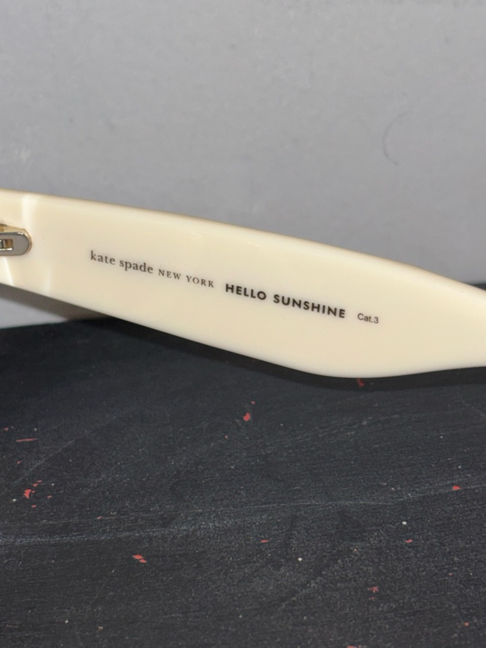 Kate Spade Josey Ivory Sunglasses and Case NIB - Picture 5 of 6